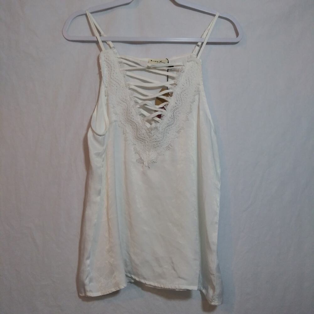 Lily Clothing Contrast White Lace Crisscross Front Sheen Tank Top Size L